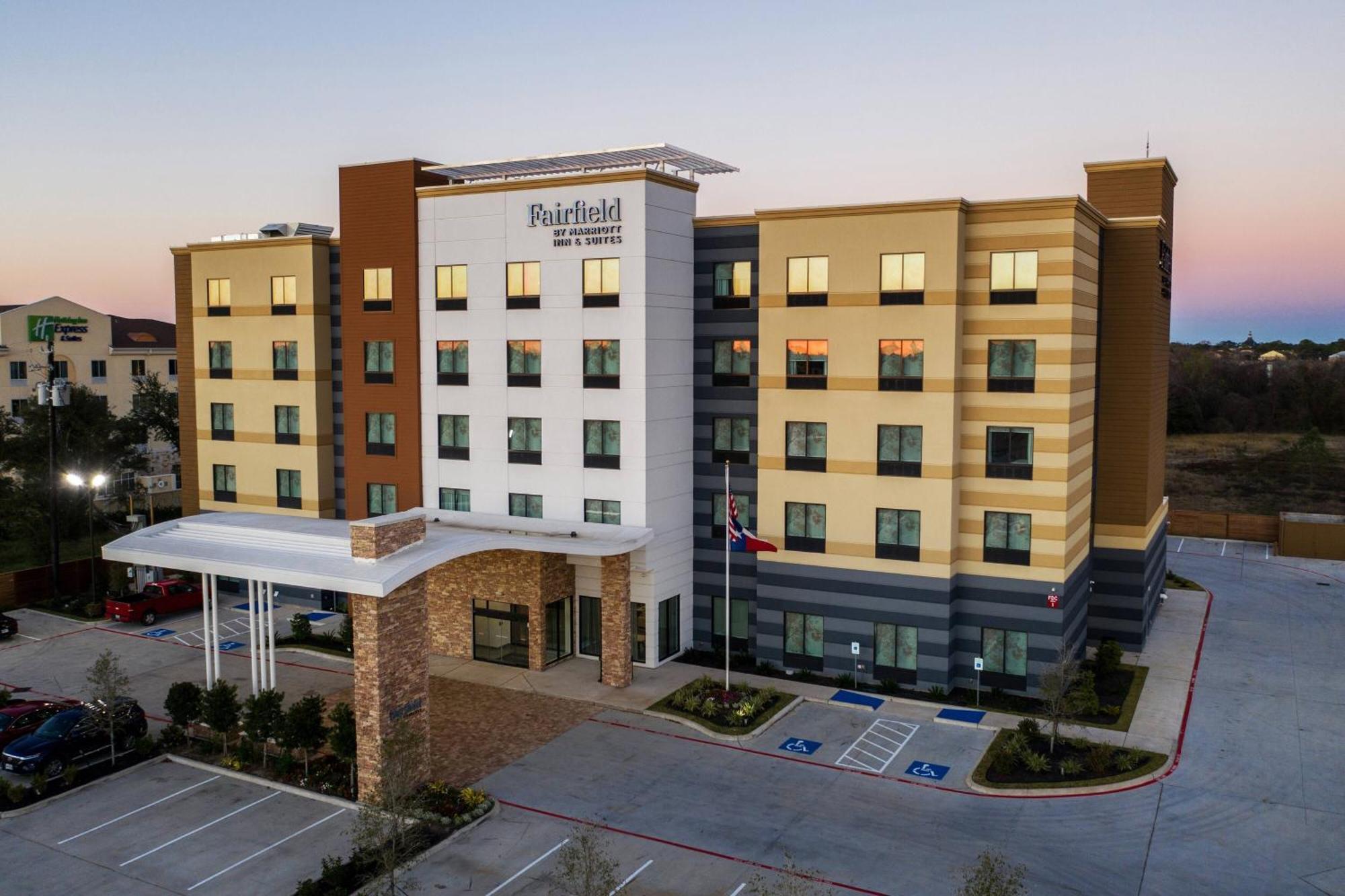 Fairfield Inn And Suites By Marriott Houston Brookhollow Exteriör bild